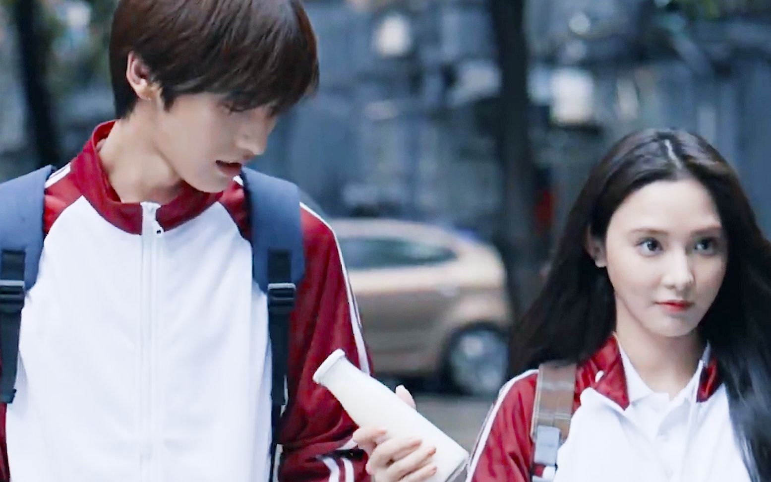 【少年之名:少年之心|青梅竹马篇胡文煊×彭小苒】我总在每一个黑夜