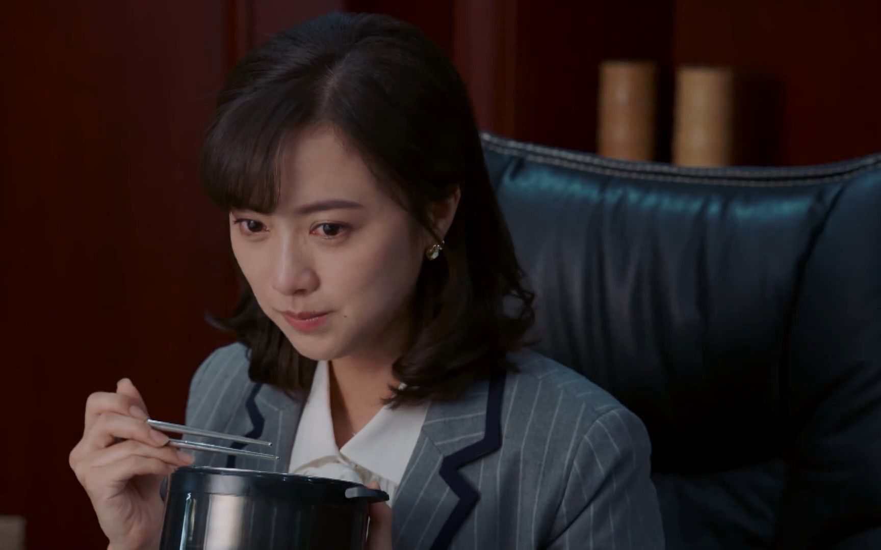 林晨逼陈泽成站队 曾知秋被骗回西班牙惹官司