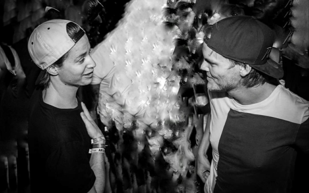 avicii & kygo 搜寻鸽王之旅顺便把狗哥也拿下……kygo宣传cd作品欣赏