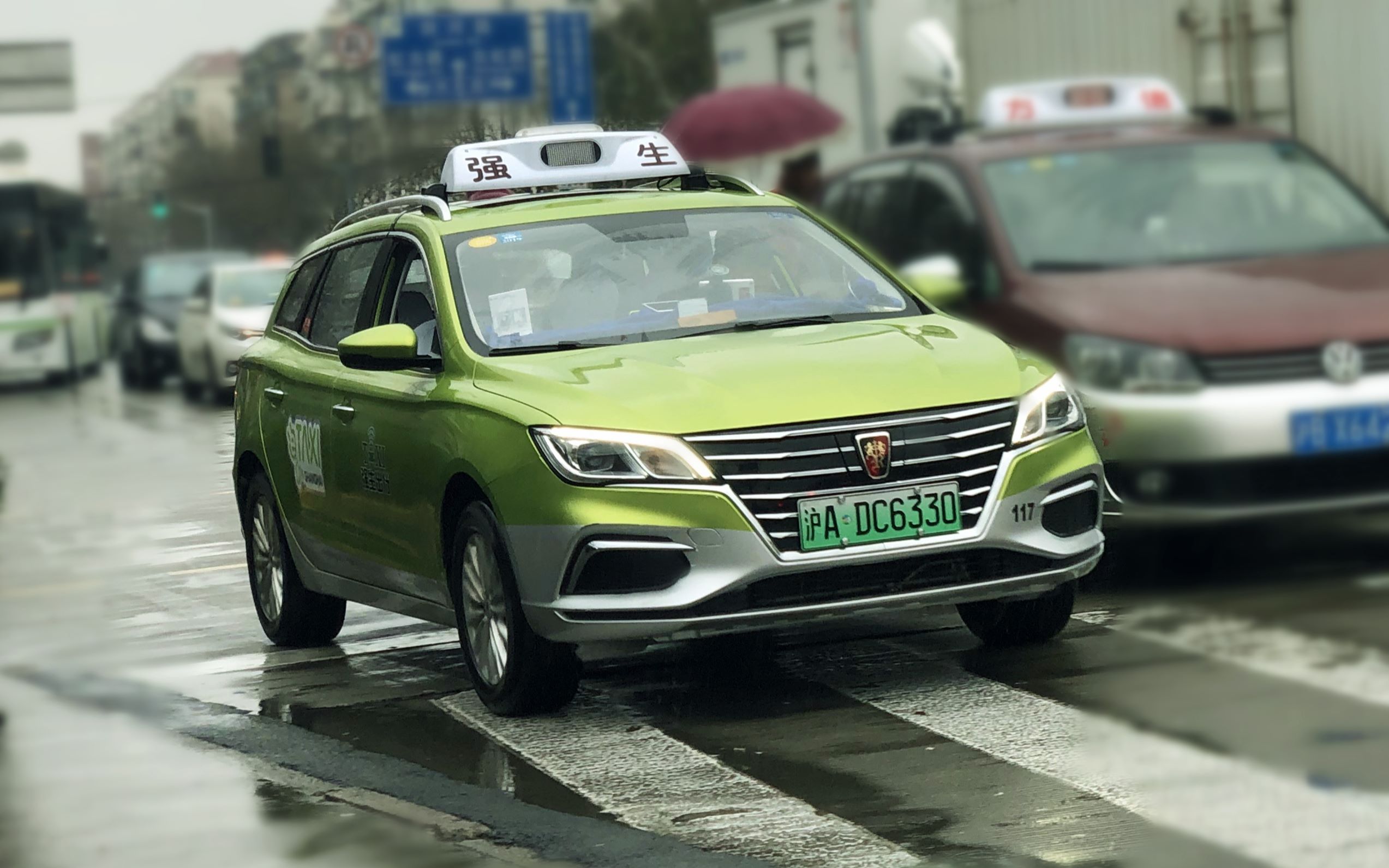 荣威ei5天天被出租车司机众测进博会特供车的代价啊