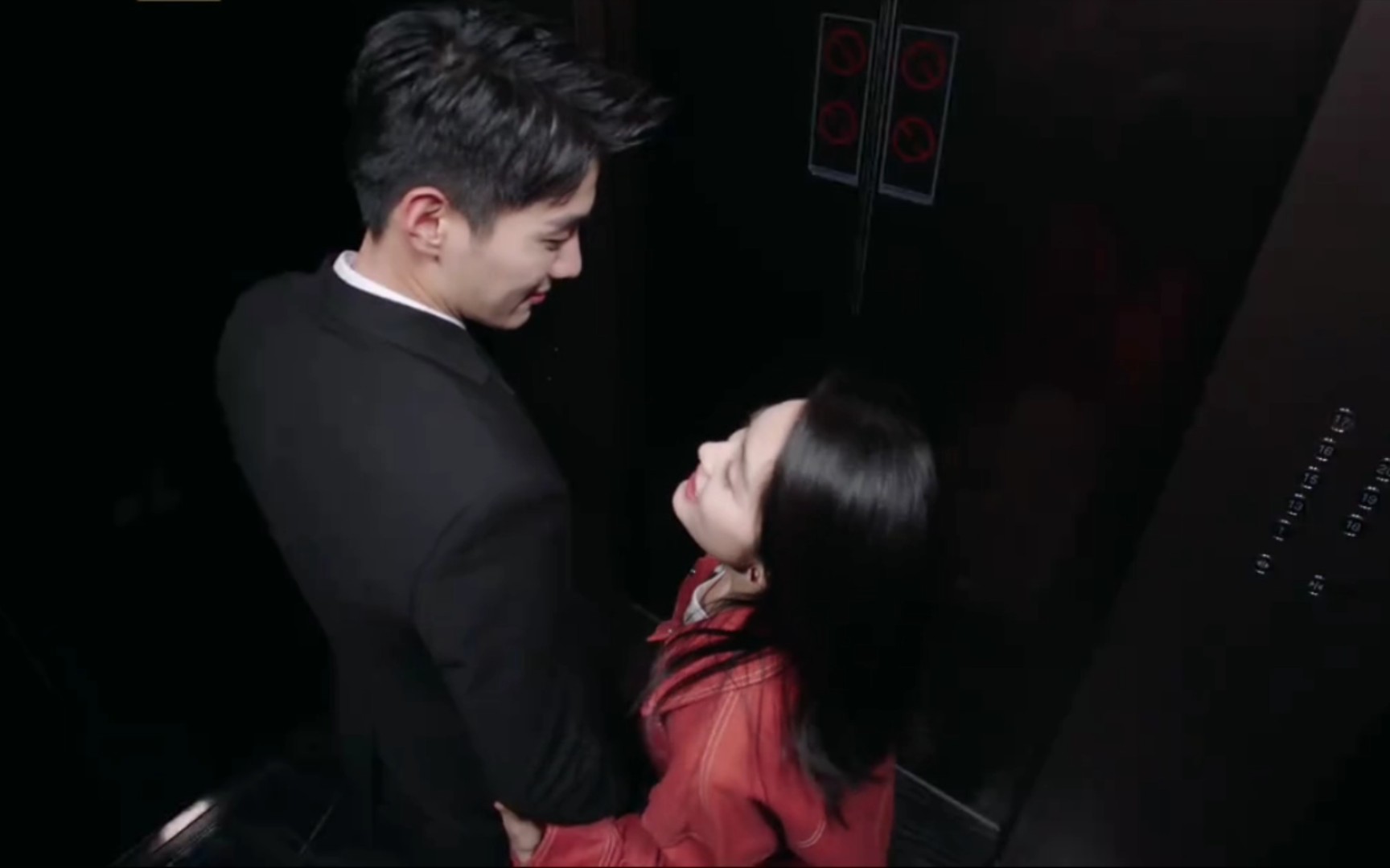 丨蔡思雨x鹿亦尧丨金泽x吴曼思丨有点亦思丨完美贯彻地下恋情