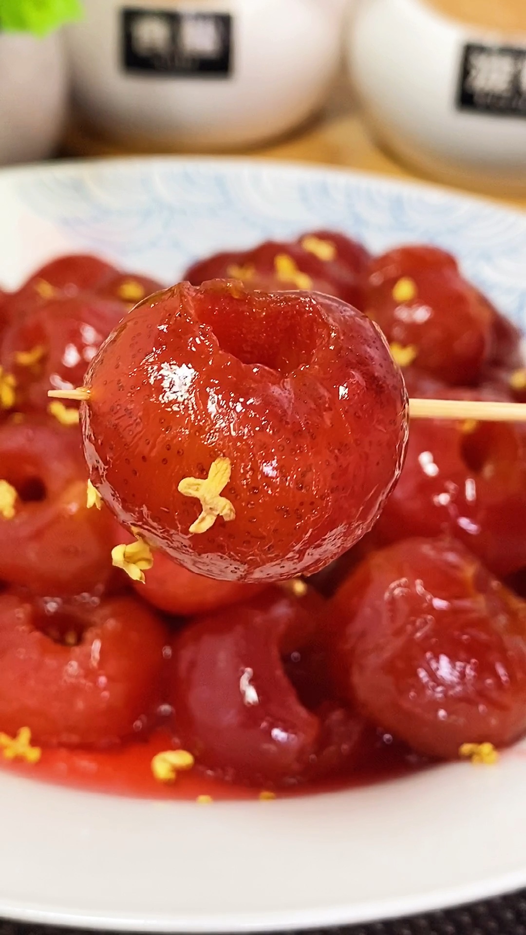 今天做了老北京有名的传统小吃炒红果,酸甜开胃!