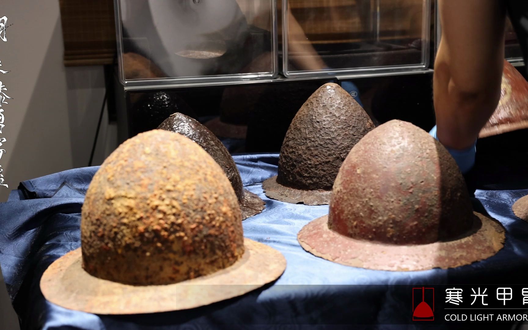 明代朱漆勇字盔