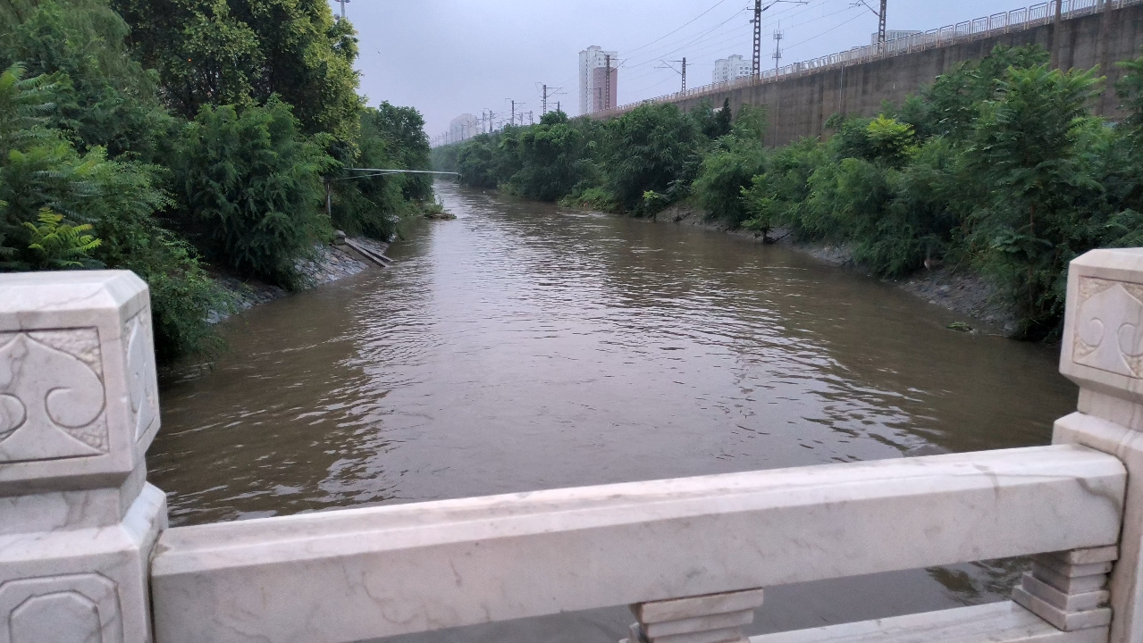 【北京暴雨】石景山莲芳桥