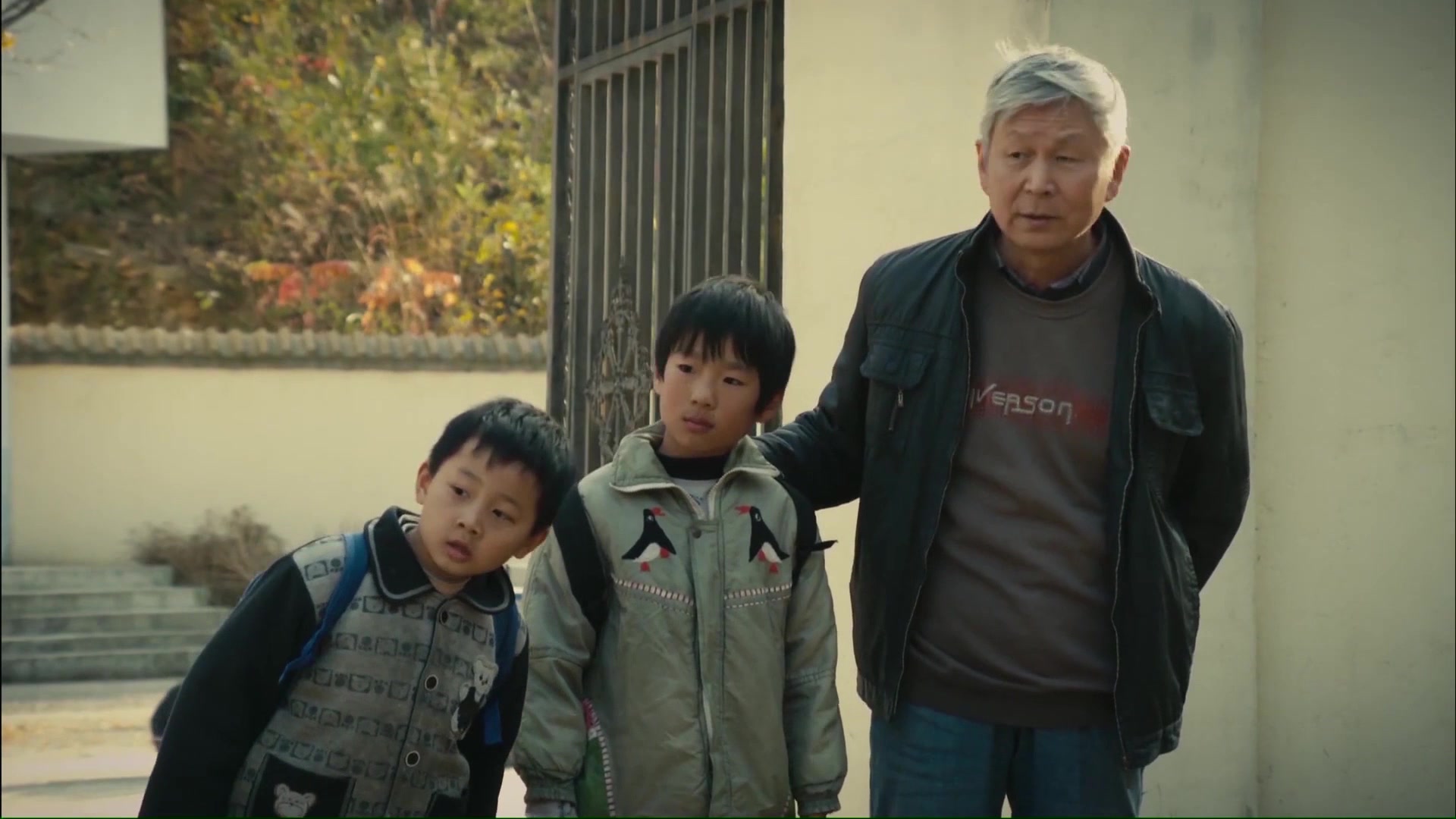 念书的孩子父母在外打工留守儿童与爷爷在乡下生活的故事泪崩