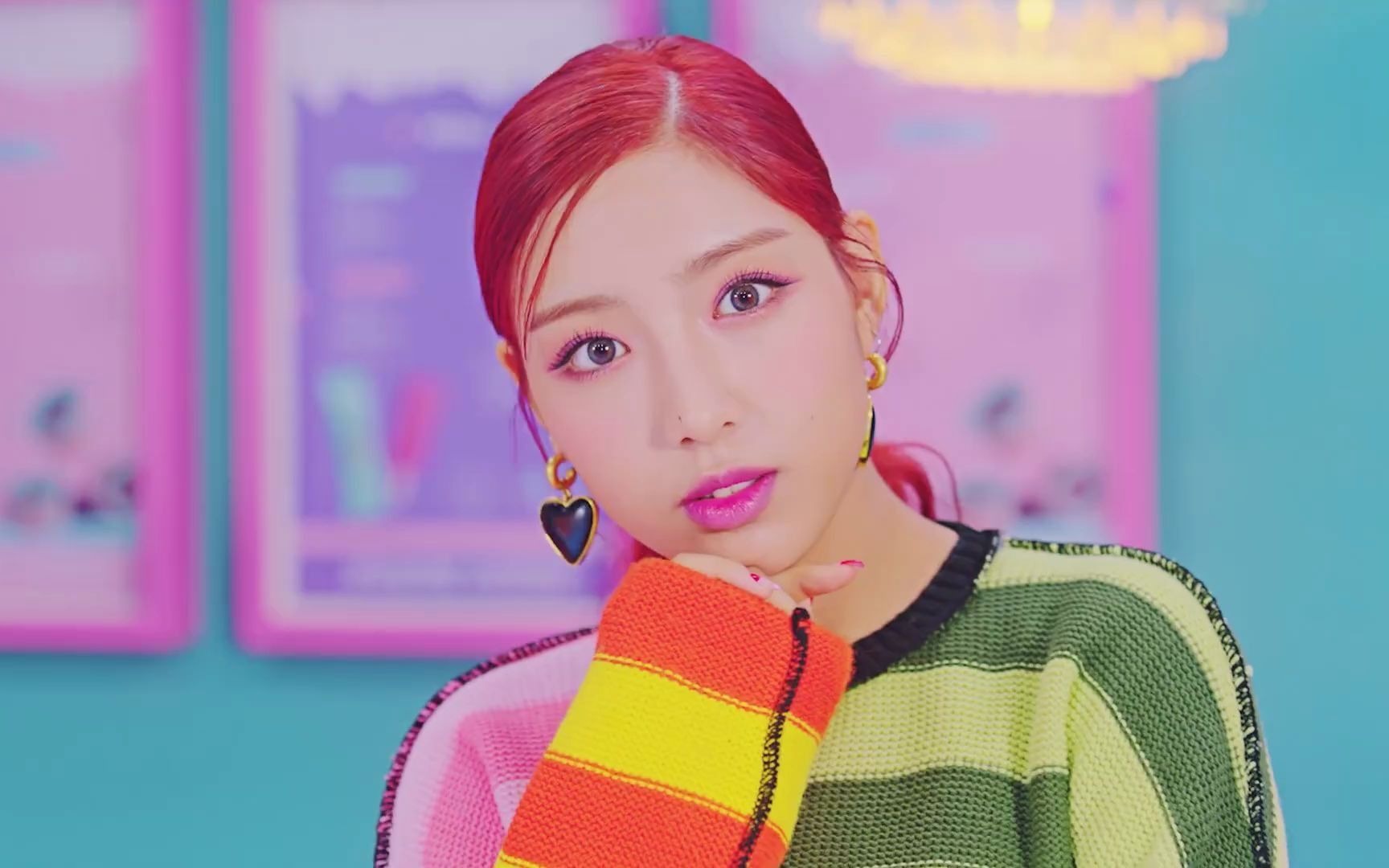 与预告风格完全两样的正片【lightsum】出道曲《vanil