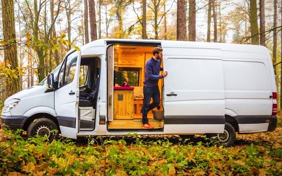 车轮上的滑雪木屋,专为冬季打造的vanlife房车改装!