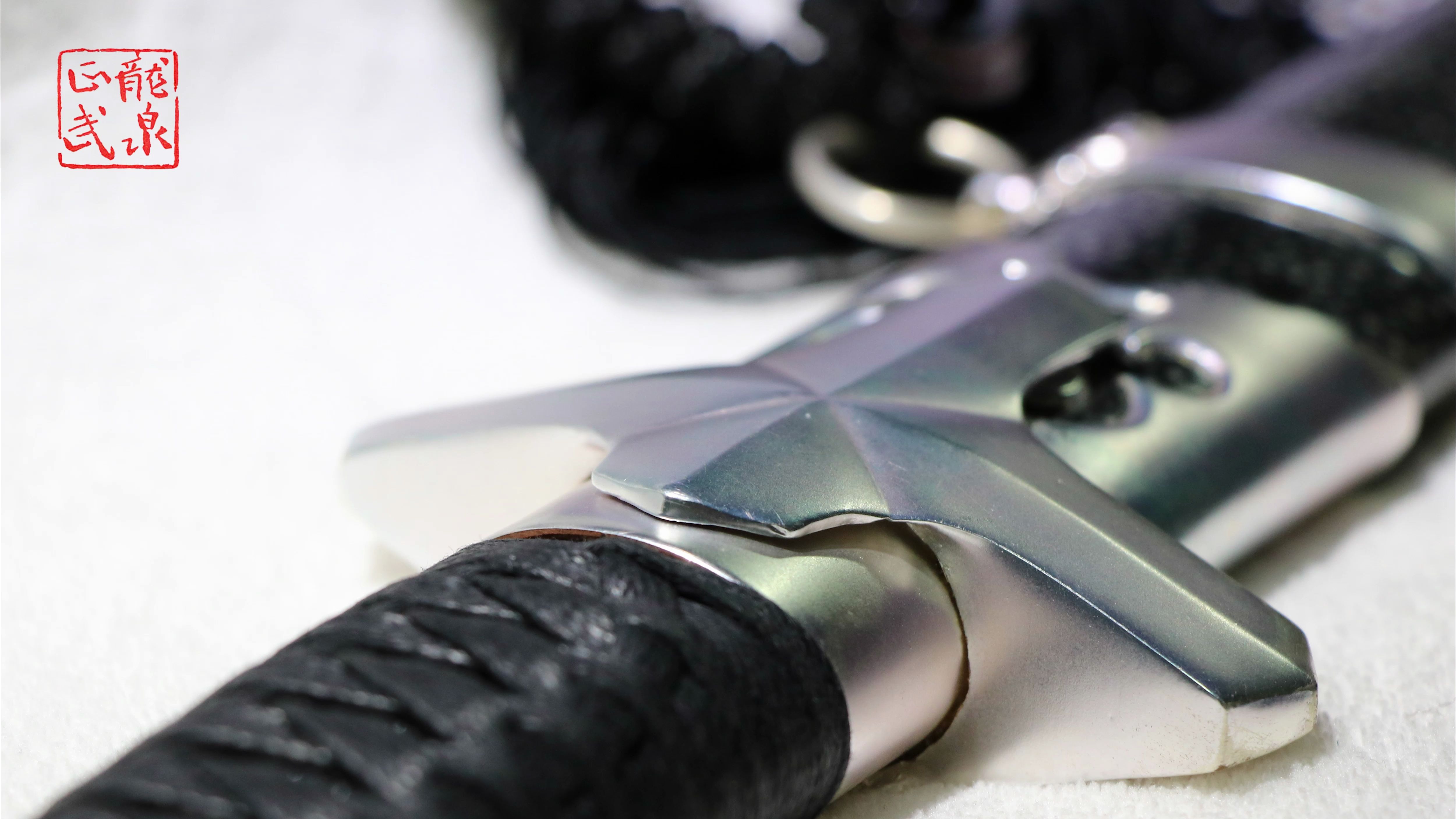 龙泉铸剑师周正武龙泉剑之包钢敷土烧刃鎏银铜装鱼皮鞘元弯刀111