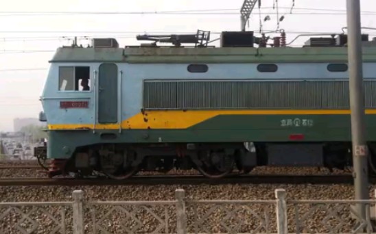 全国仅有两台的韶山4c牵引敞车通过石家庄郊区