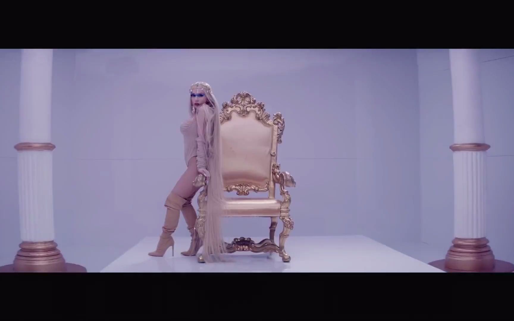 [图]Ava Max - Kings Queens [Official Music Video]