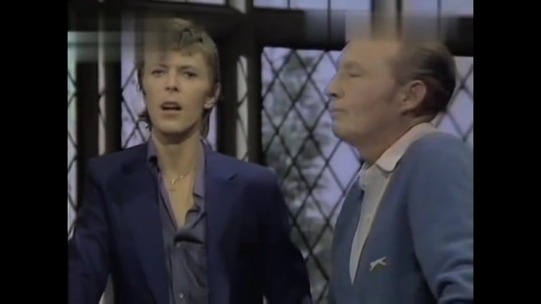 [图]Bing Crosby ＆ David Bowie - The Little Drummer Boy Peace On Earth