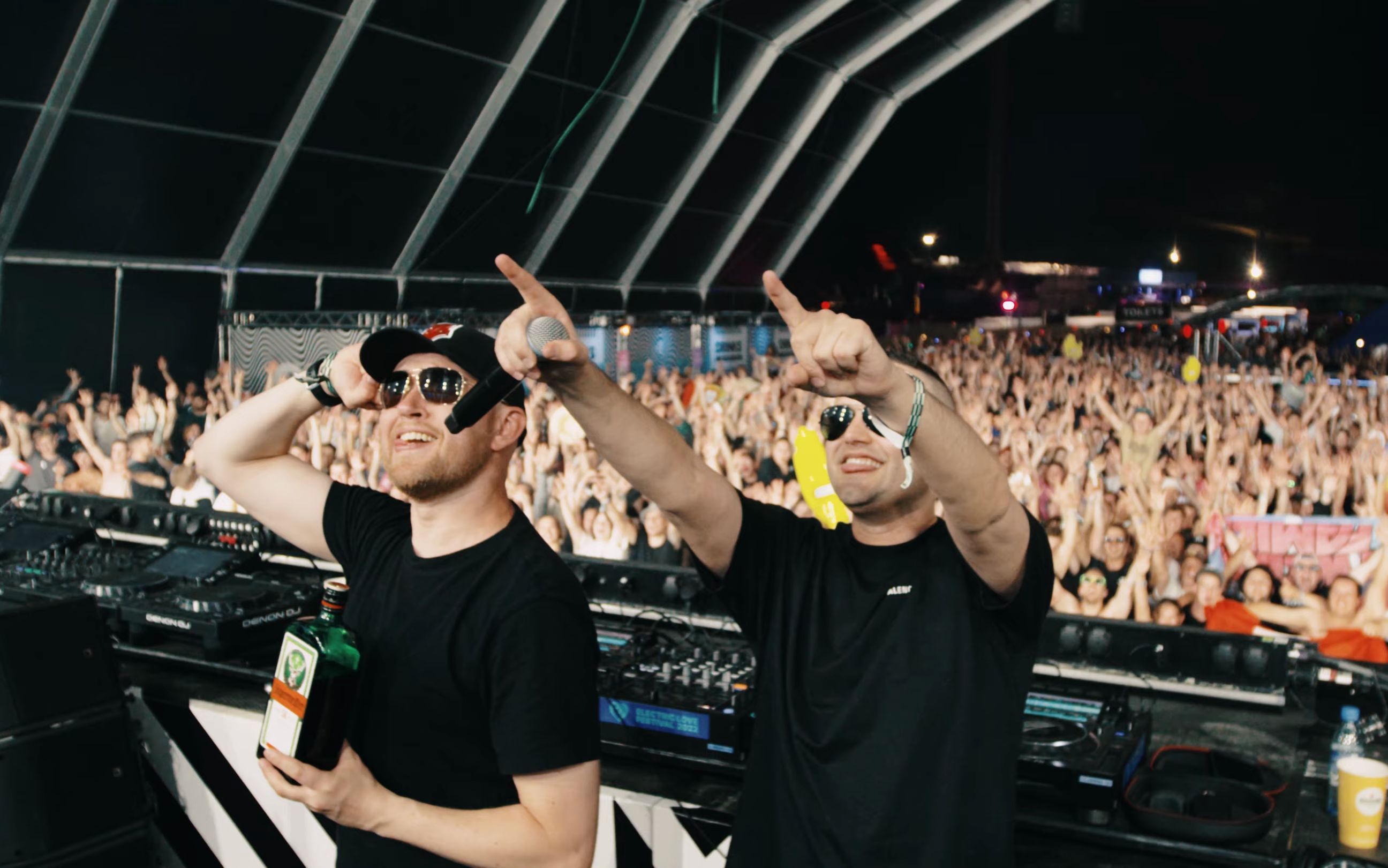 【hardstyle】da tweekaz - escape (official video)