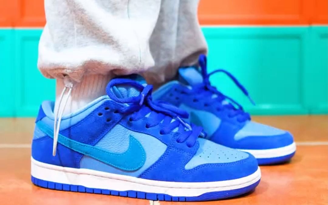 挑战一周只穿蓝色球鞋