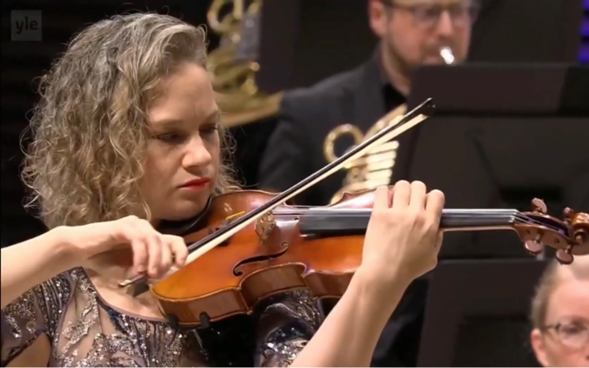 [图]希拉里·哈恩 & 西贝柳斯-d小调小提琴协奏曲｜Hilary Hahn & Sibelius-Violin Concerto in D minor/Bach