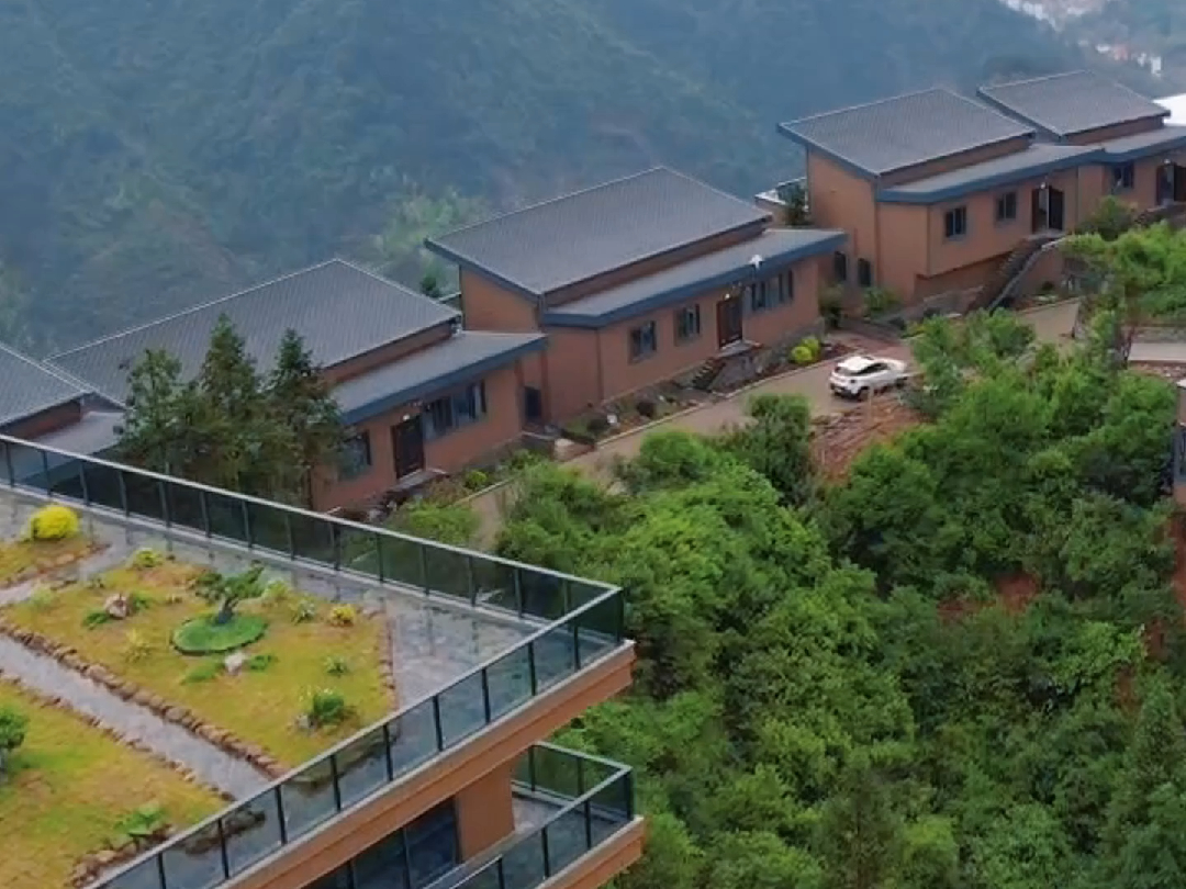 今天看了衢州的山顶别墅,风景太顶了吧!