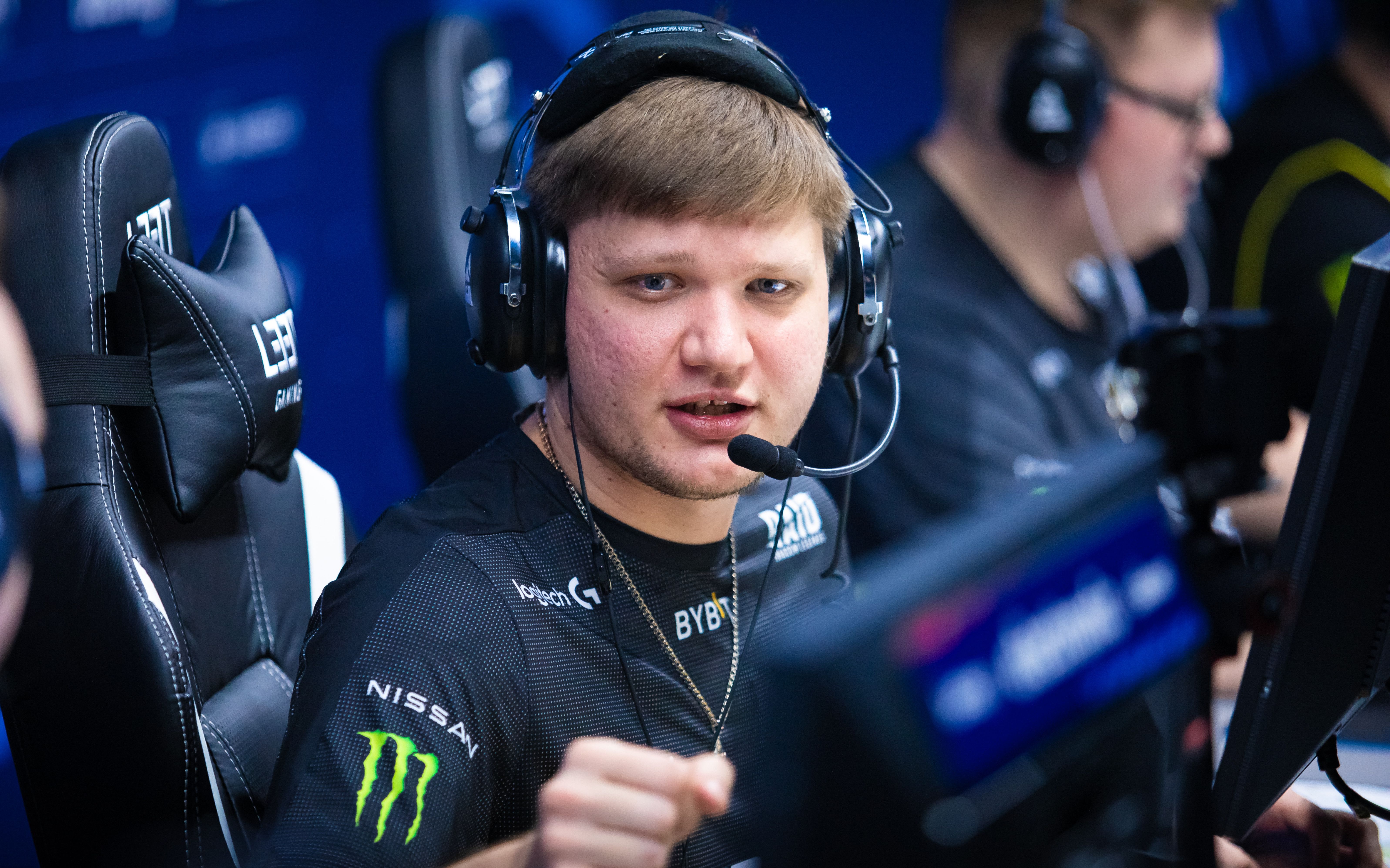 53来看看s1mple是怎么在overpass碾压heroic的[s1mple第一人称视角]