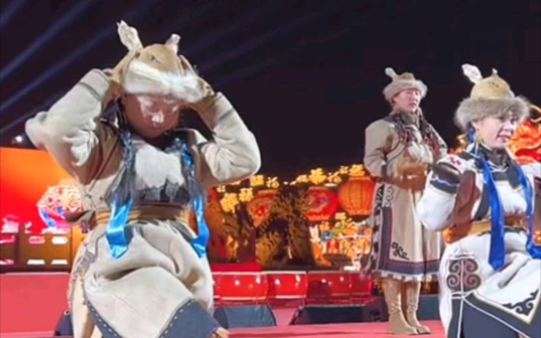 鄂伦春族手套舞