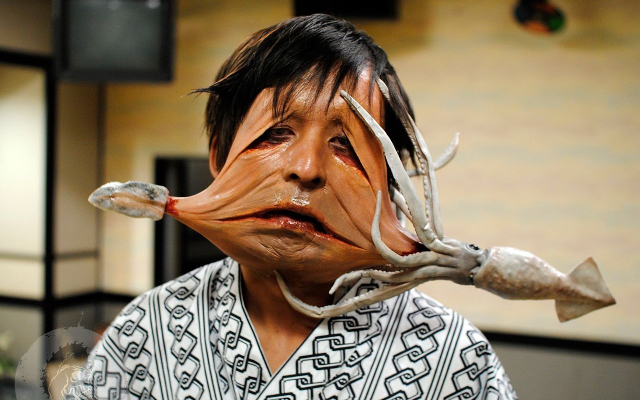 美味寿司变异吃人开始疯狂攻击人类一部脑洞大开的日本片