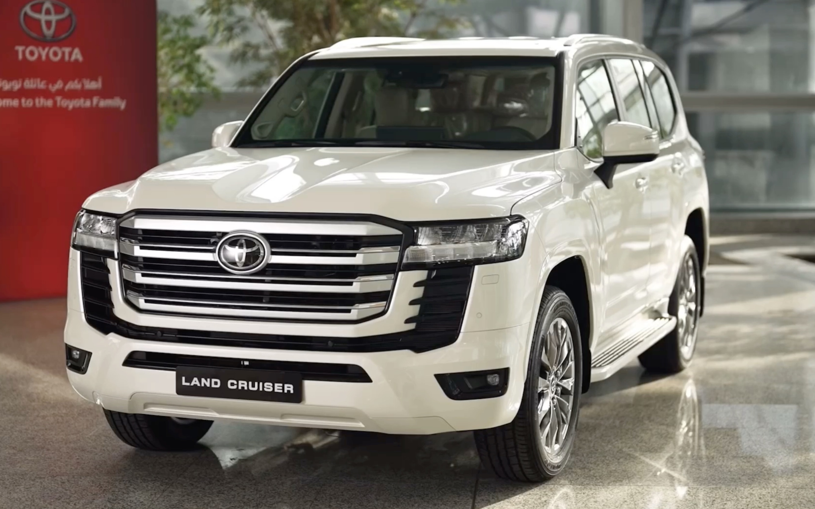 「转载」阿联酋丰田兰德酷路泽(lc300)开箱视频