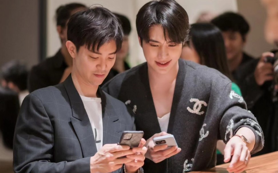 inntie‖inn总亲自带头磕cp,这是自爆之前的同款都是同一件吗哈哈