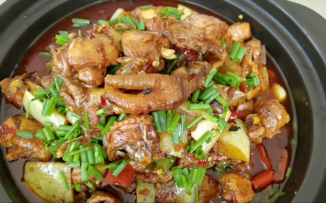 燕哥做一道湖北名菜松滋杜家鸡,肉质紧实酱香浓郁,得到老妈认可