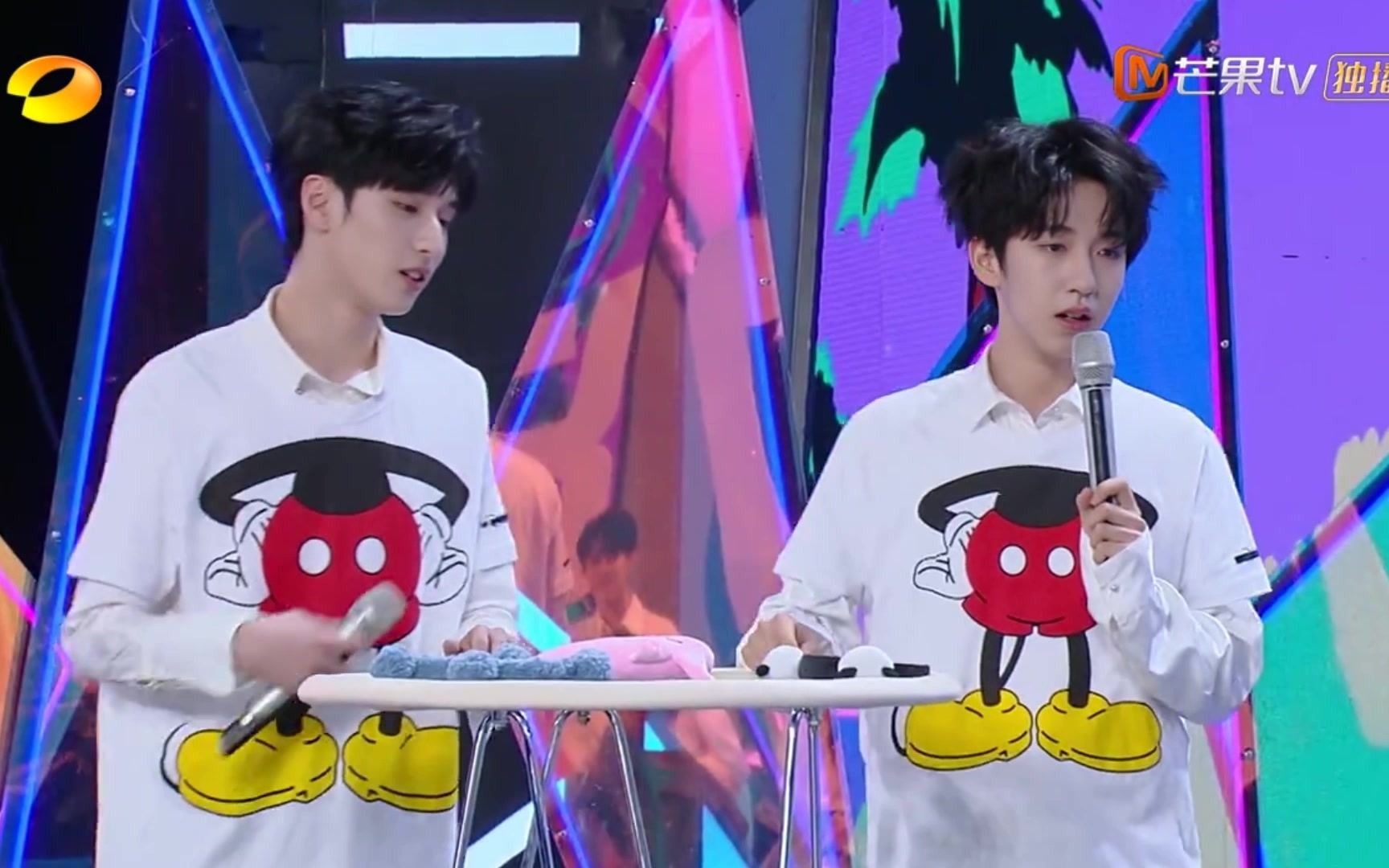 快乐大本营时代少年团来袭严浩翔贺峻霖爆笑模仿偶像包袱彻底丢掉黑