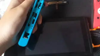 我的游戏机被砸了