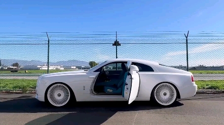 劳斯莱斯魅影这轮毂有点好看哦