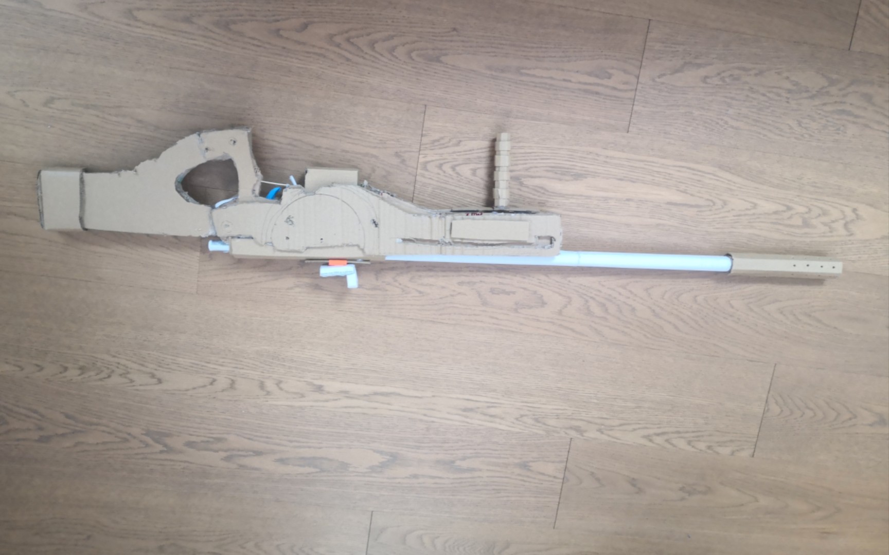 awm纸板枪(不太像)