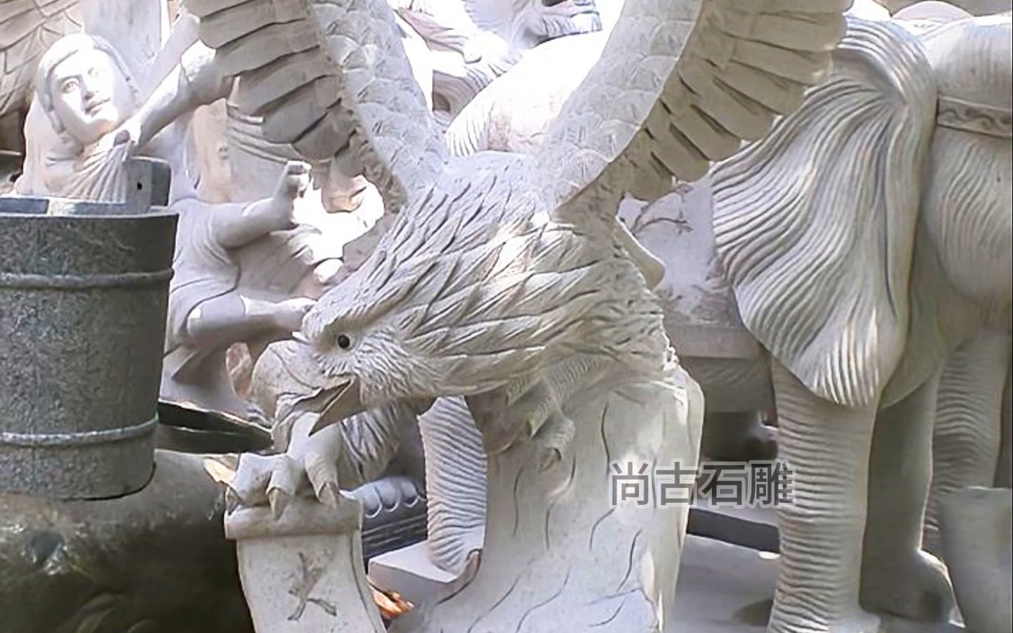 石雕青石鹰 景观石刻鹰 石雕老鹰雕像 大展宏图 园林石材鹰雕刻厂家