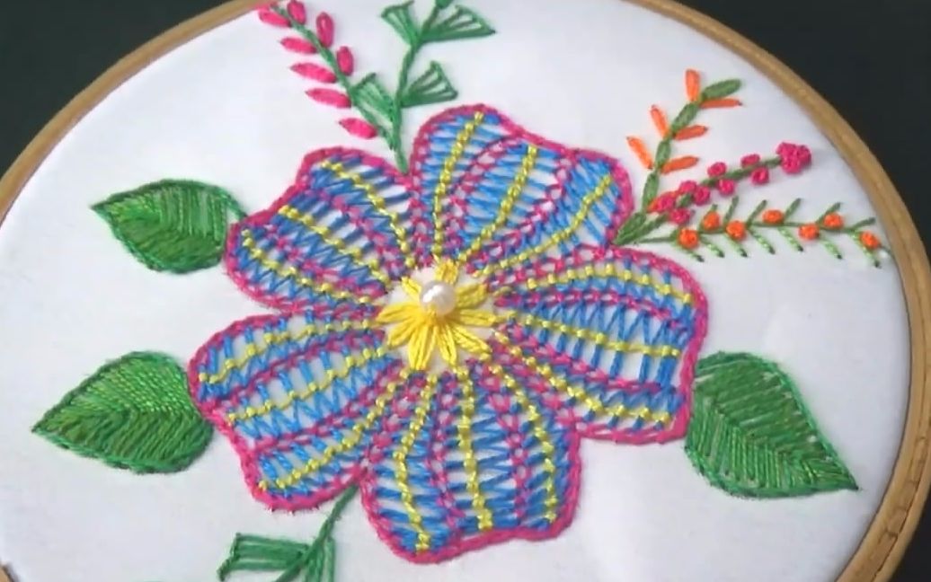 不一样的刺绣,带你学习网格五瓣花的简单绣法!