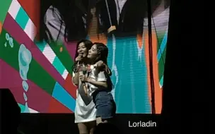 Download Video: ［SeulRene］当康涩琪说姐姐是一只胆小的猫的时候，裴珠泫的表情神了～