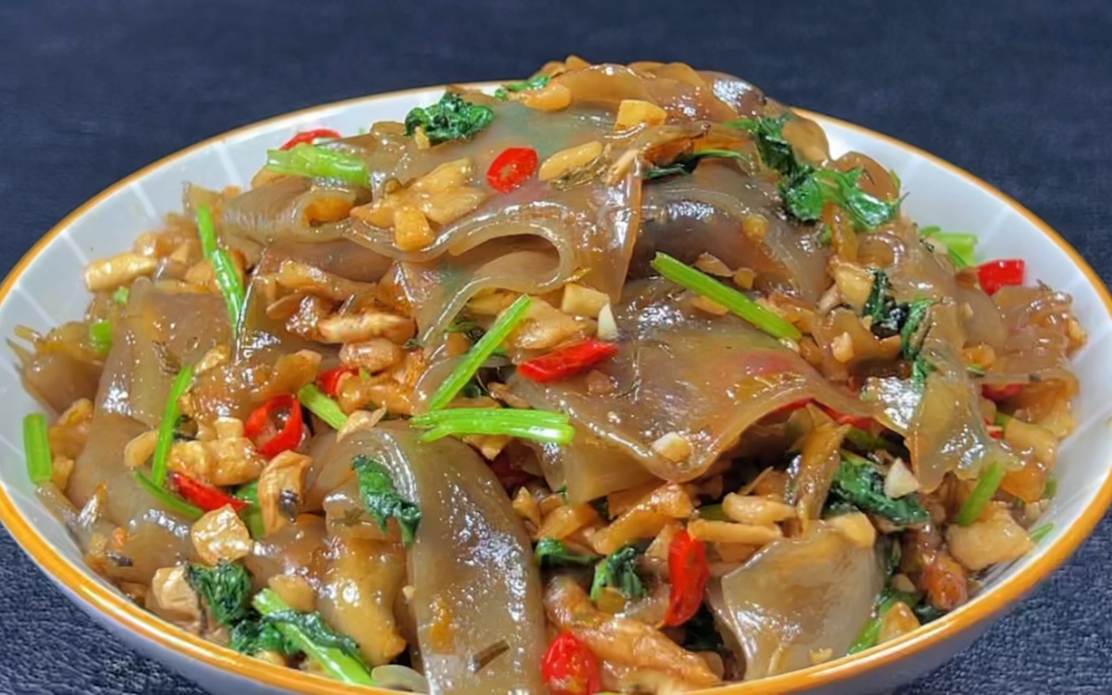 两块钱的粉皮这样做,颠覆你对它的认知!酸菜粉丝