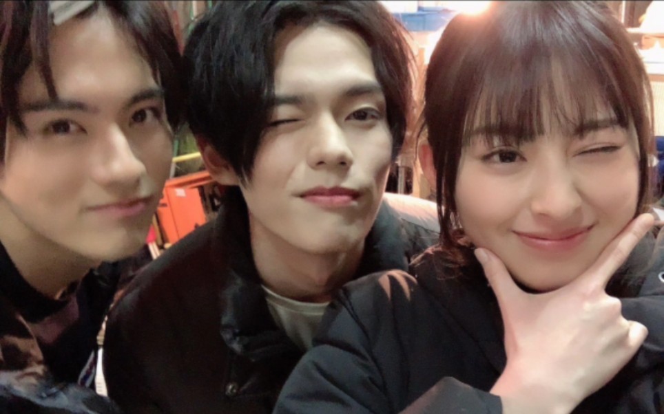 五十岚三兄妹可可爱爱的自拍