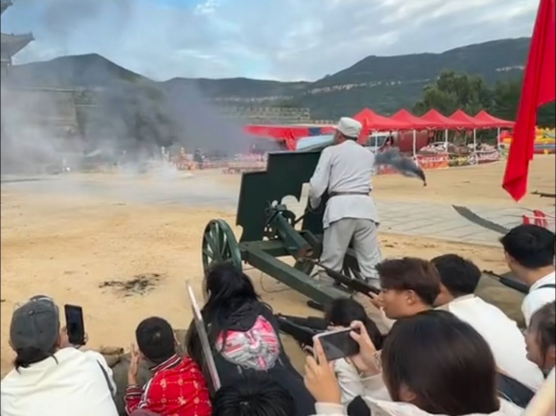 山东一景区“打县城”项目爆火,场景酷似《亮剑》游客们沉浸十足哔哩哔哩bilibili