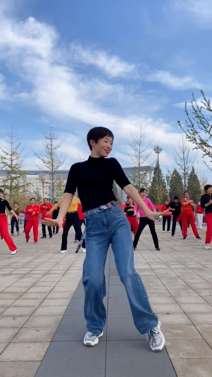 清晨起来打开窗心情《美美哒》广场舞教学广场舞广场舞广场舞