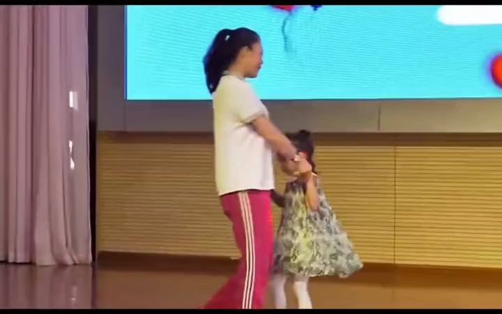 [图]幼儿园六一舞蹈推荐 幼儿园情景表演 我的妈妈是幼儿园老师 幼儿园师幼互动 幼儿园舞蹈完整版推荐