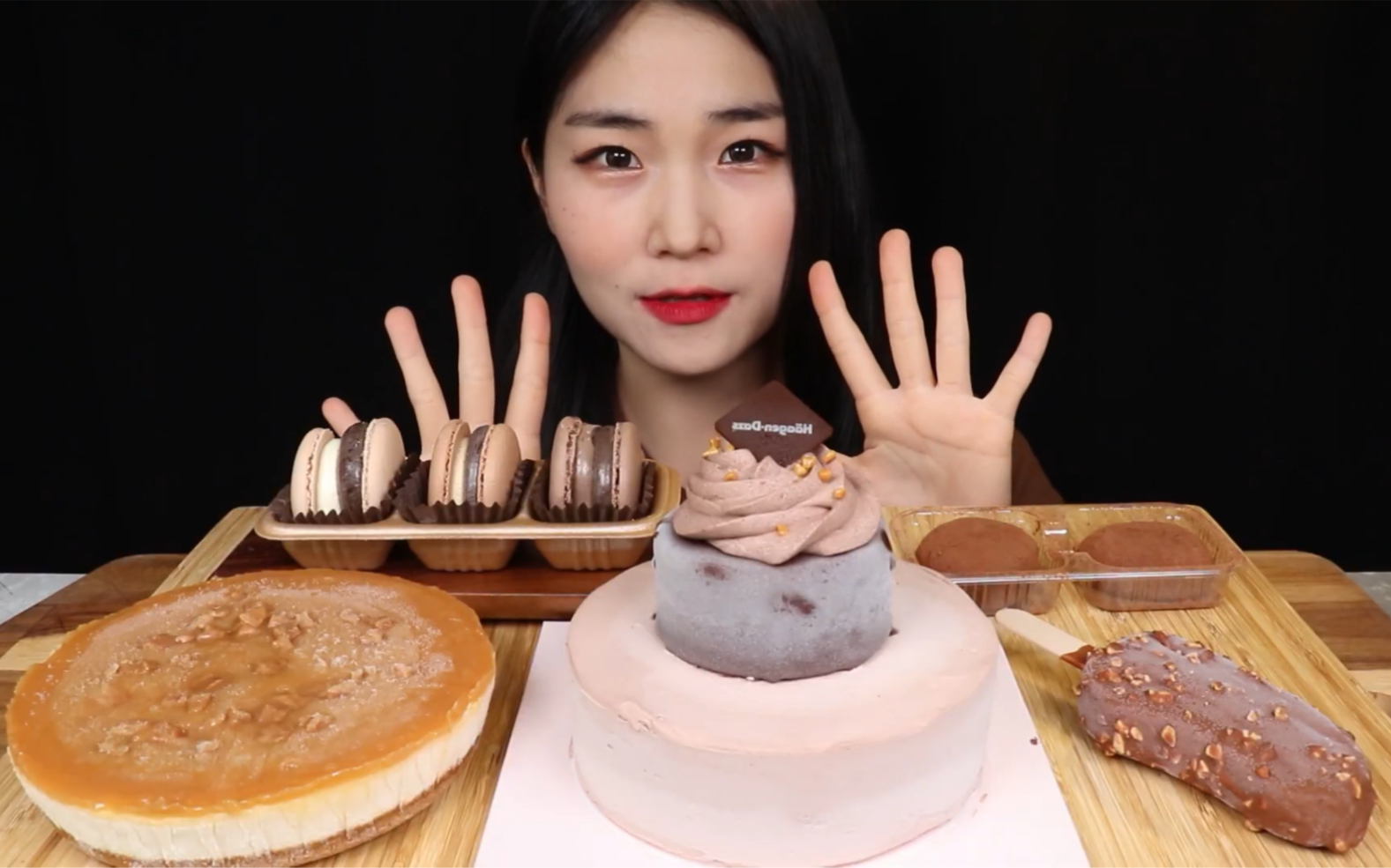 21更新 | 甜品吃播:冰淇淋蛋糕,马卡龙,年糕,焦糖芝士蛋糕和美式咖啡!