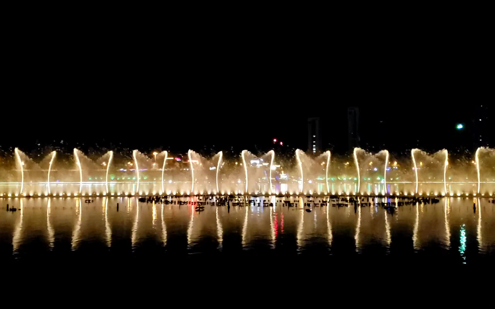 襄垣东湖喷泉图片
