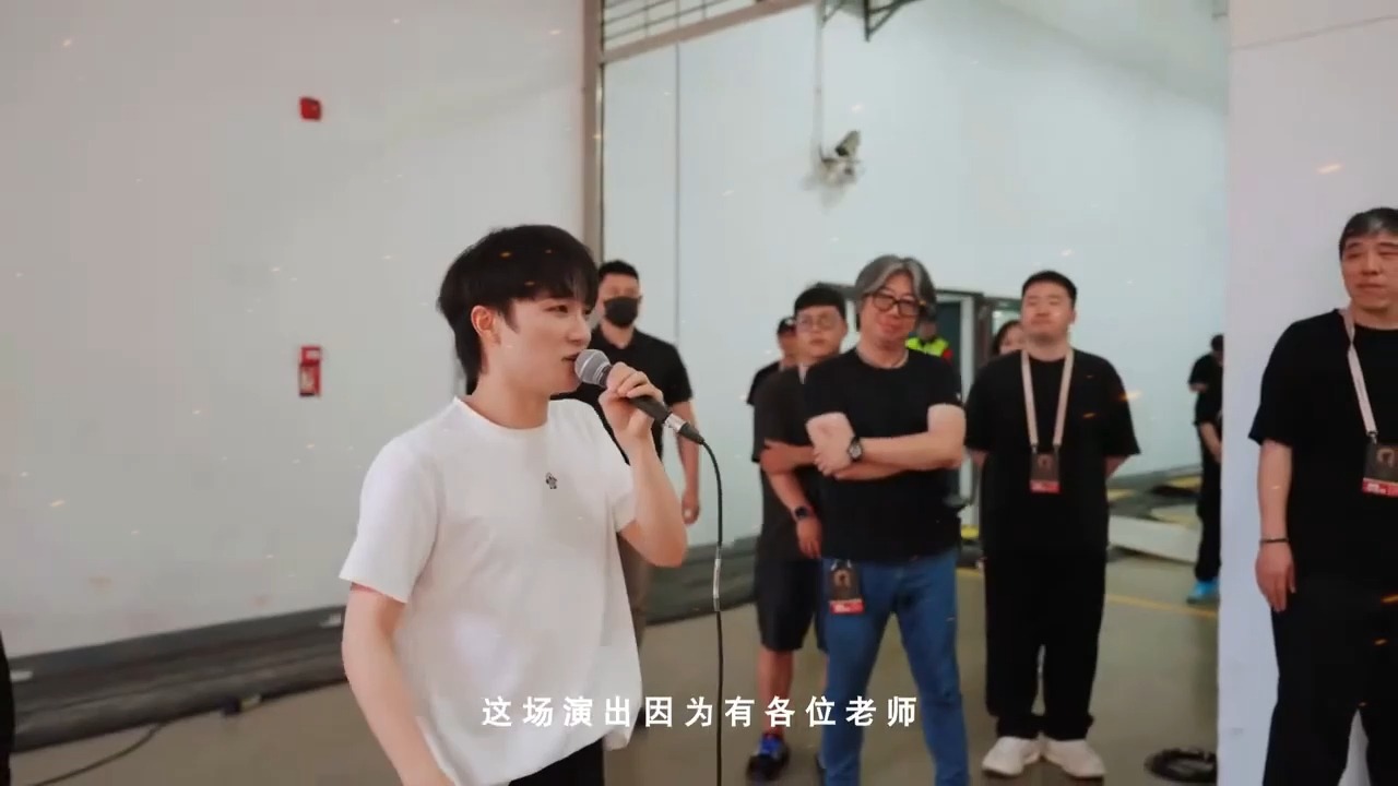 【b站版本周深工作室zhoushen studio】深圳场演唱会 vlog 重温雨夜里