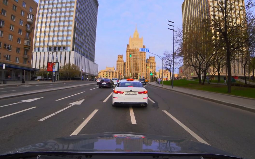 超清俄罗斯第一视角开车行驶在傍晚时分的莫斯科花园环路20215拍摄