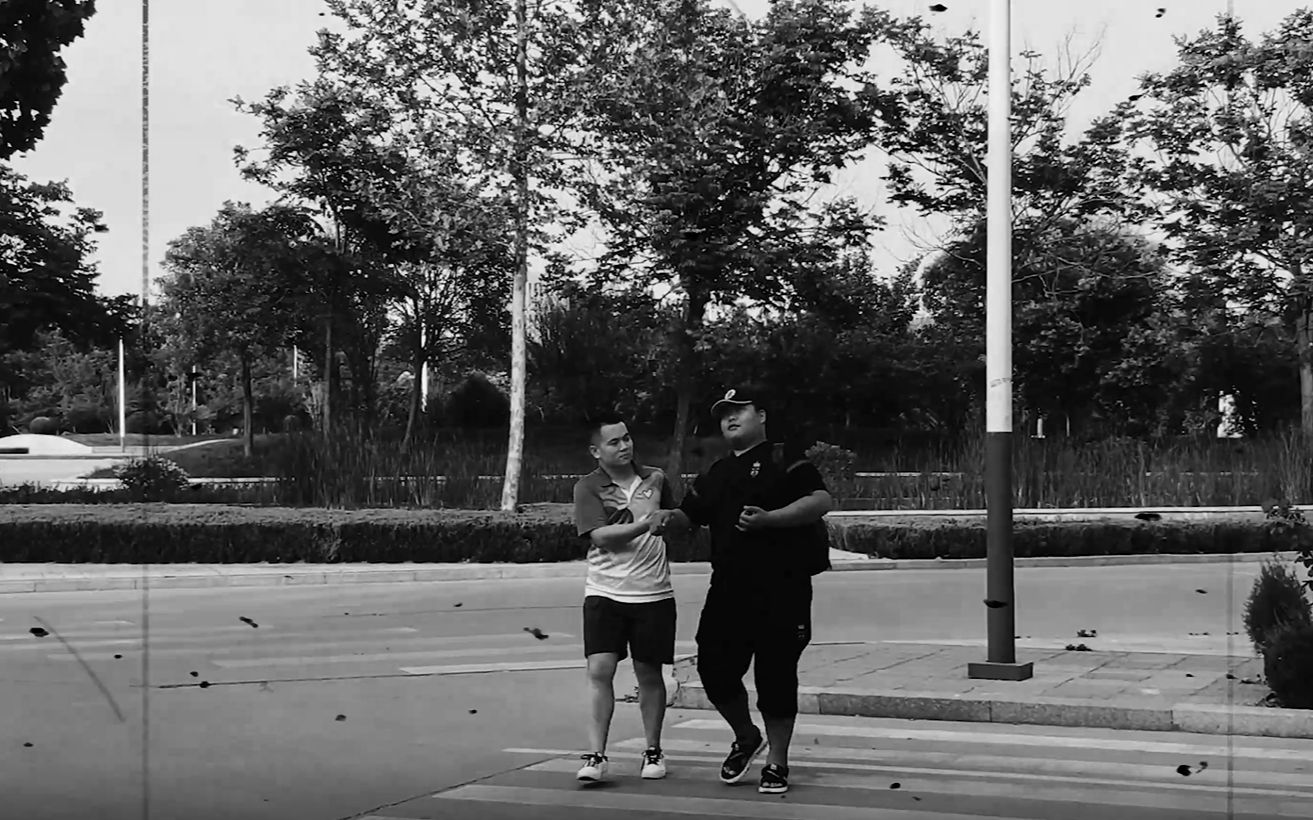 活动  胖导演鞭尸现场