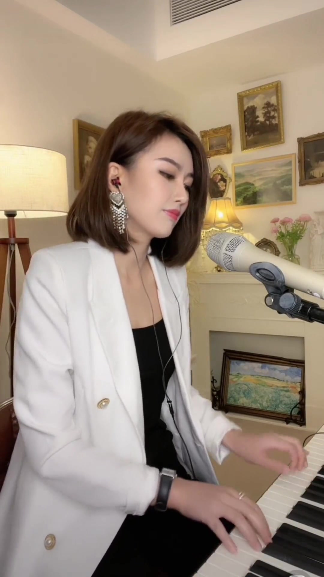 传递好声音抖音的一股清流人美歌甜钢琴弹唱追梦人抖音音乐人蓝万