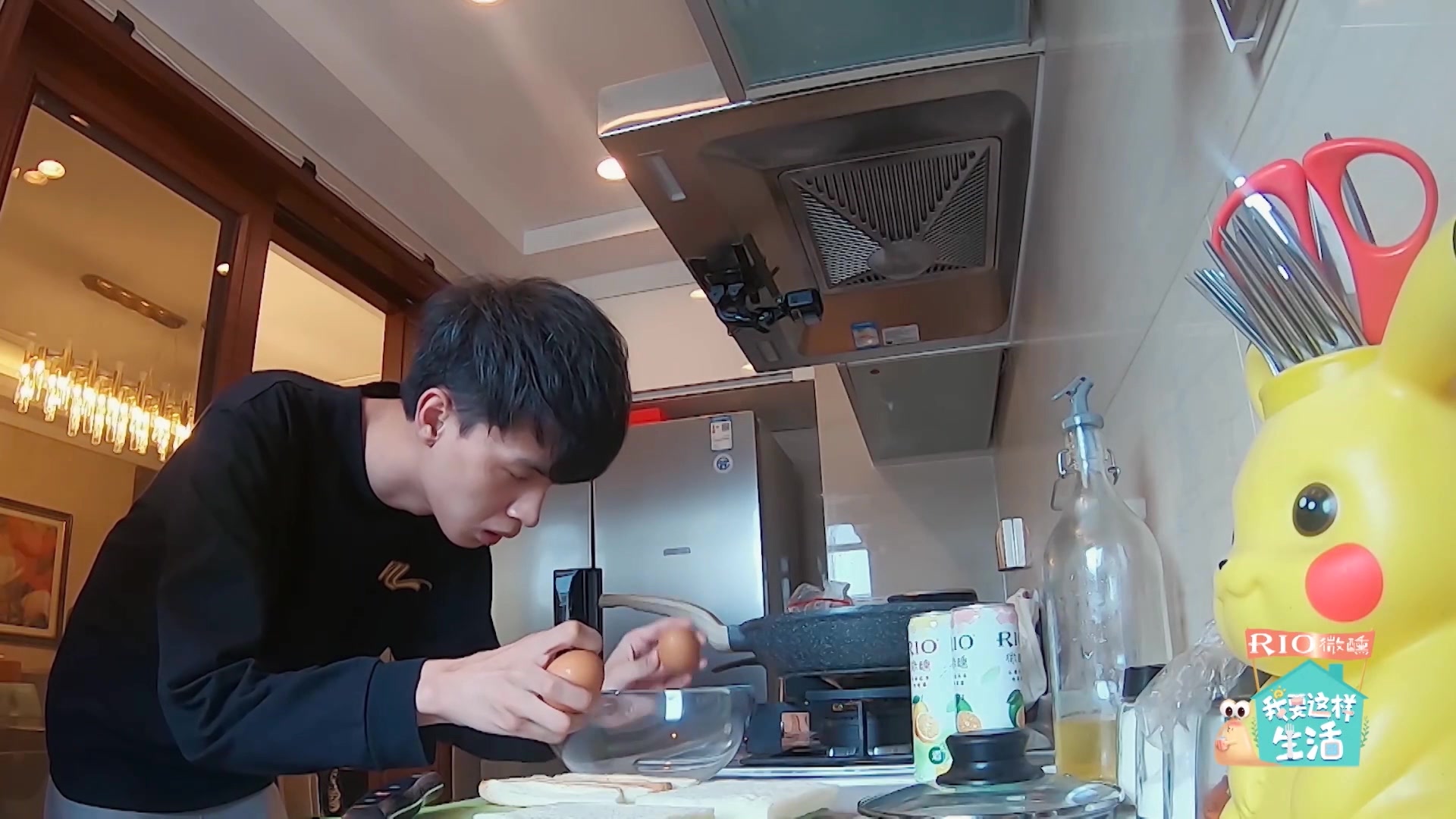 【秦霄贤】老秦第一次开火做饭,都没查菜谱就成功了_哔哩哔哩 (゜-゜)