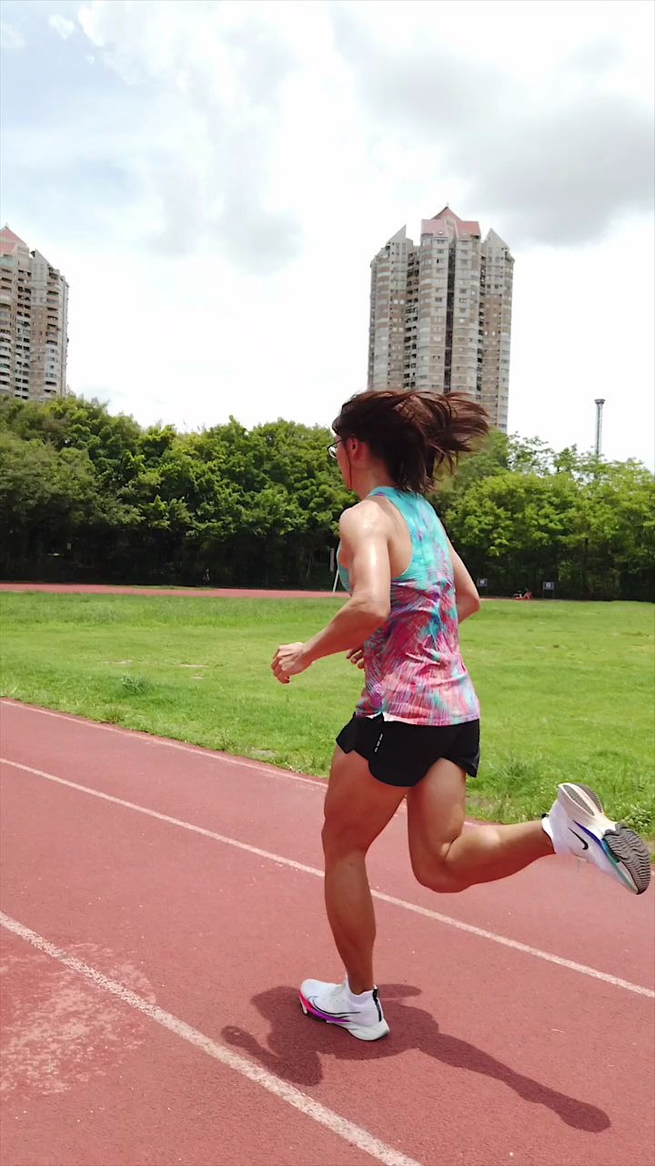 跑步的女生应该怎么拍视频只能帮你们到这了