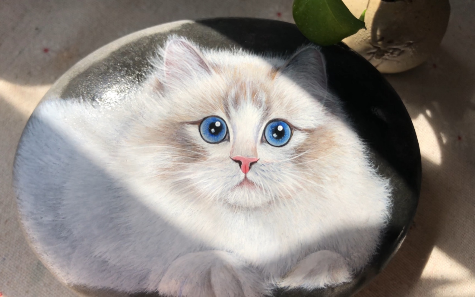 石头画猫咪,捡块石头开始画画啦