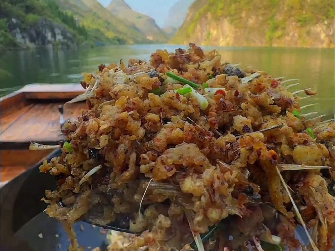 鲫鱼豆腐汤这道菜汤鲜味美,女人最受欢迎的一道汤哔哩哔哩bilibili