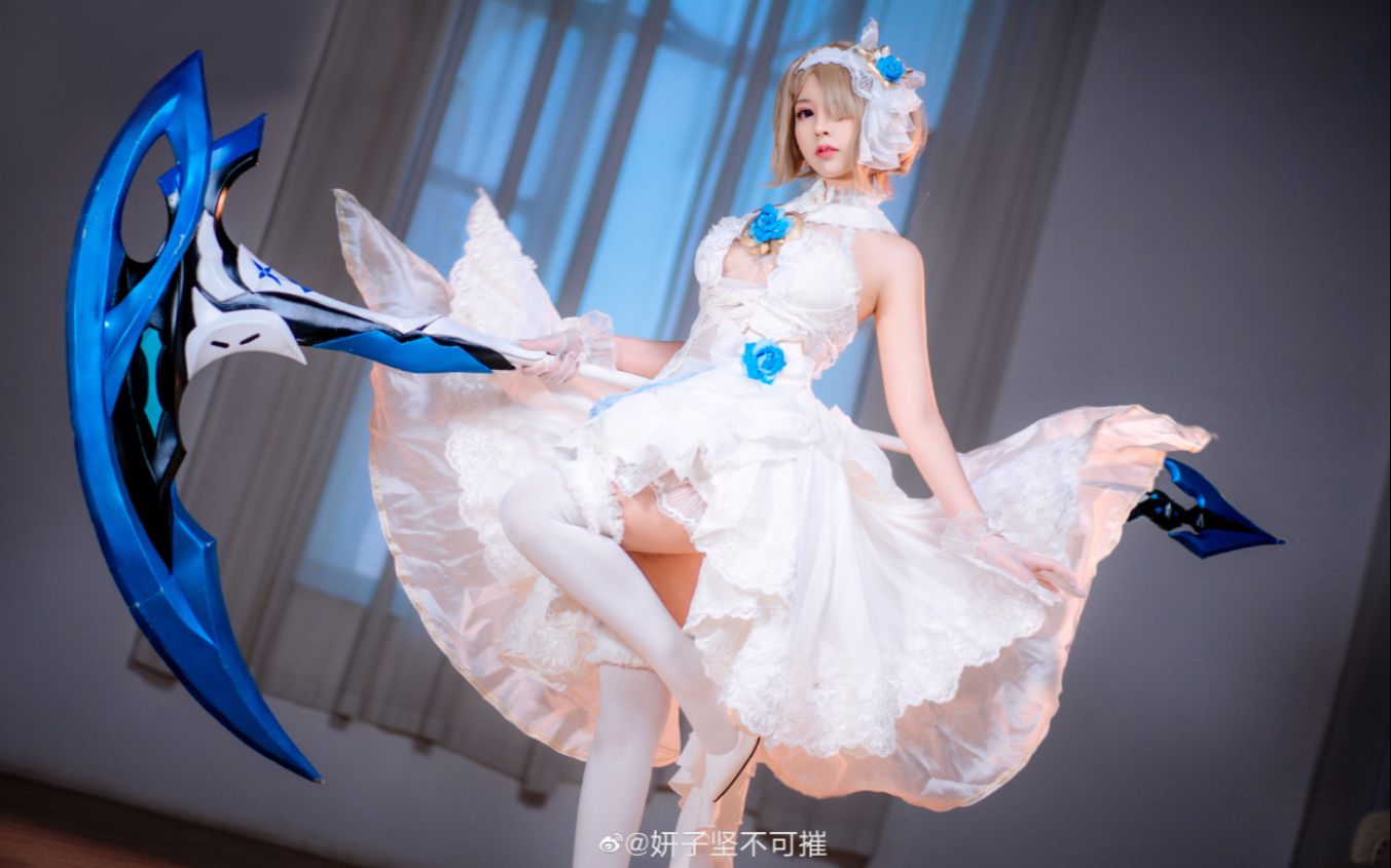 cosplay崩坏三丽塔花嫁