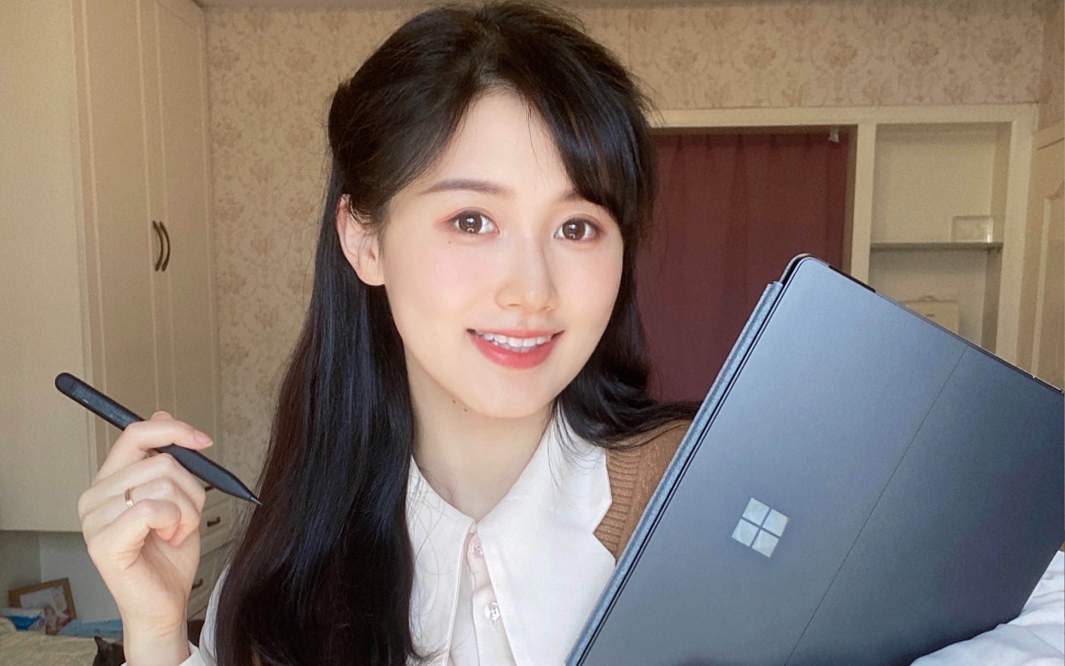 亲身体验!平板笔记本到底值不值?|微软Surface Pro 8开箱测评哔哩哔哩bilibili