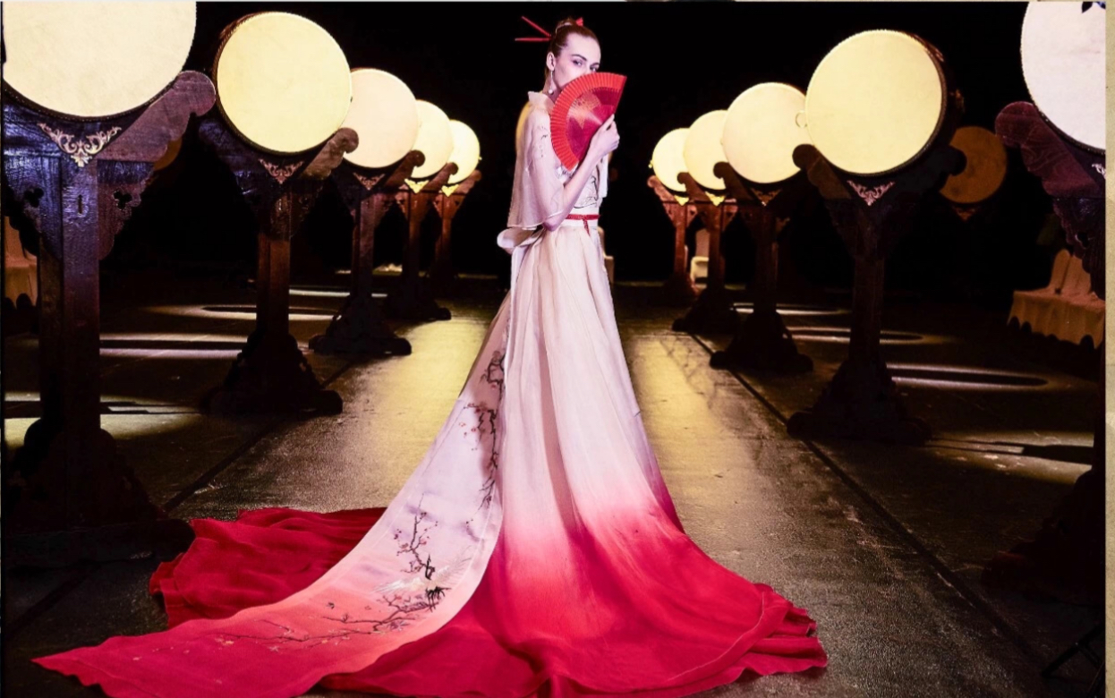 【盖娅传说】水袖丹衣,莲步轻移.